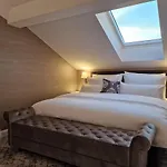 Boutique Bora מלון 5*
