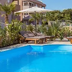 Boutique Bora