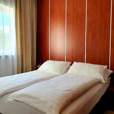 Hotel Boutique Bora & Garamm 5*