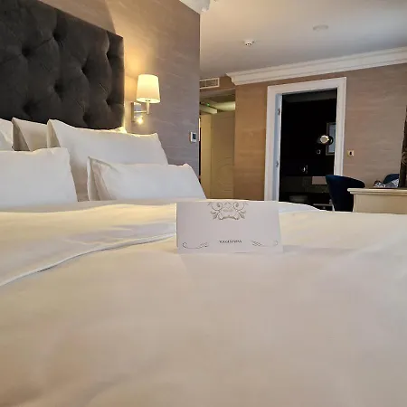 Boutique Hotel Bora 5*