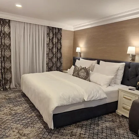 Boutique Hotel Bora 5*