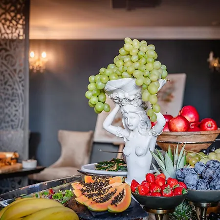 Отель Boutique Bora 5*