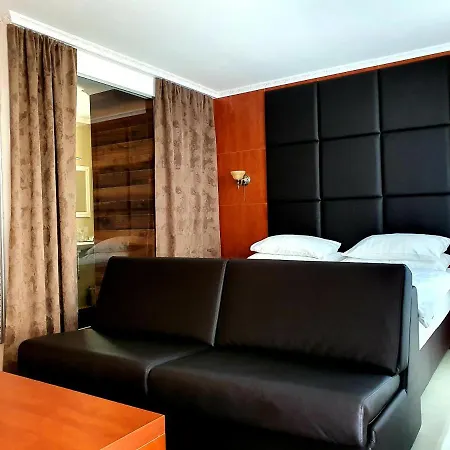 Boutique Bora & Garamm Hotel 5*