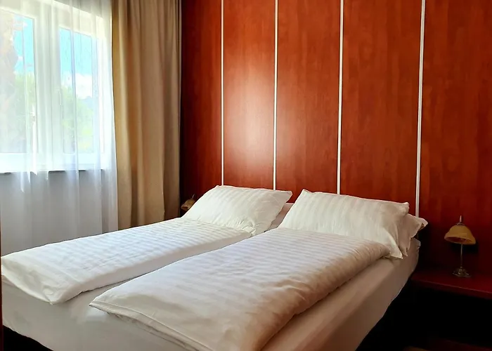 فندق Boutique Bora 5*