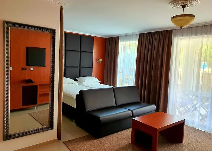 Boutique Bora فندق باكوشتاني