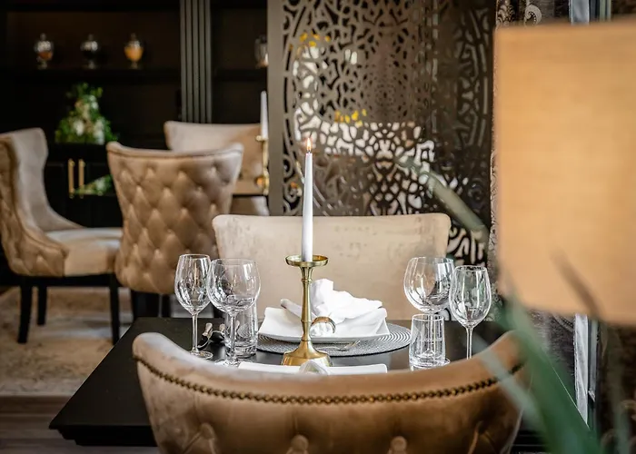 Boutique Bora فندق باكوشتاني